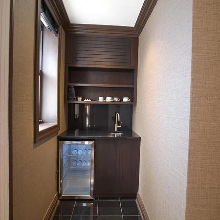 The Iroquois Times Square, A Small Luxury Hotel-2