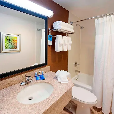 Fairfield Inn By Marriott Jfk Airport-3