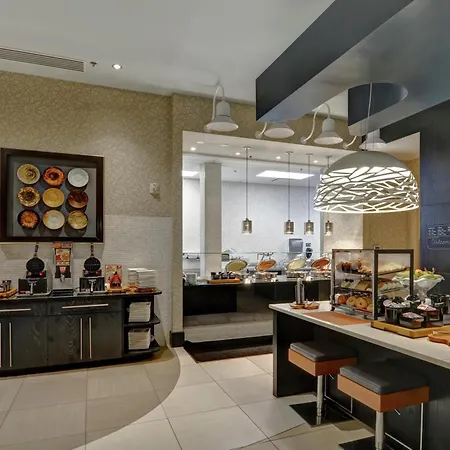 Hilton Garden Inn Raleigh/Crabtree Valley-3