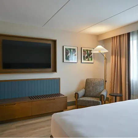 Hilton Winnipeg Airport Suites-3