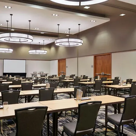 Residence Inn By Marriott Calgary Airport-3