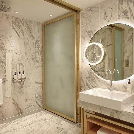 The Botree London, Curio Collection By Hilton-3