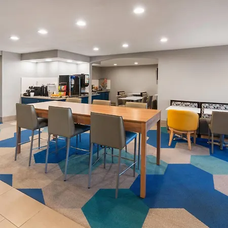 Microtel Inn & Suites By Wyndham Denver Airport-2