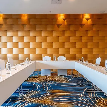Novotel Dubai Al Barsha-3