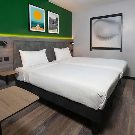 Ibis Styles London Gatwick Airport-2