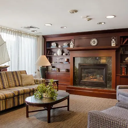 Ramada By Wyndham Boston-2