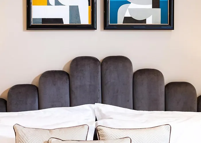 Athenian Foss Hotel