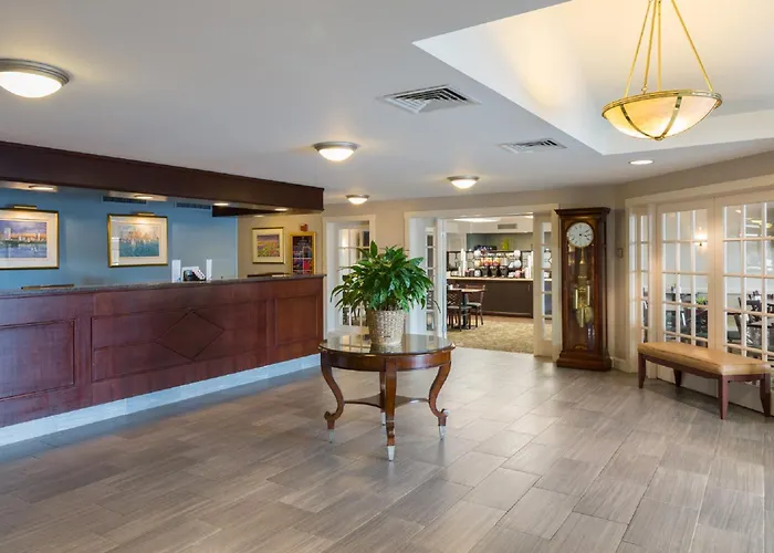 Ramada By Wyndham Boston Hotel