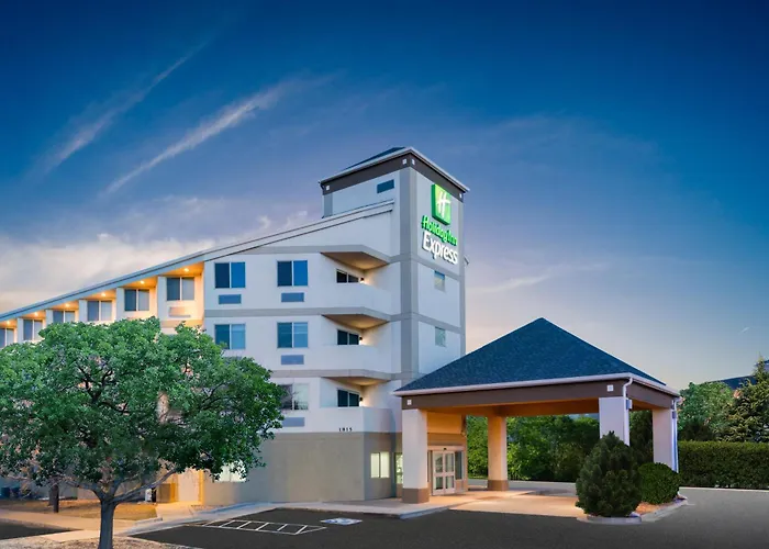 Holiday Inn Express & Suites Colorado Springs-Airport By Ihg