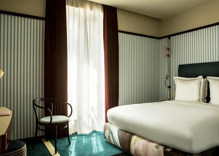 Hotel Du Rond-Point Des Champs-Elysees - Esprit De France Paris