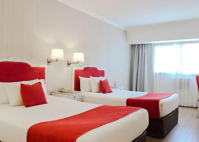 Ramada By Wyndham Buenos Aires Centro Bed & Breakfast