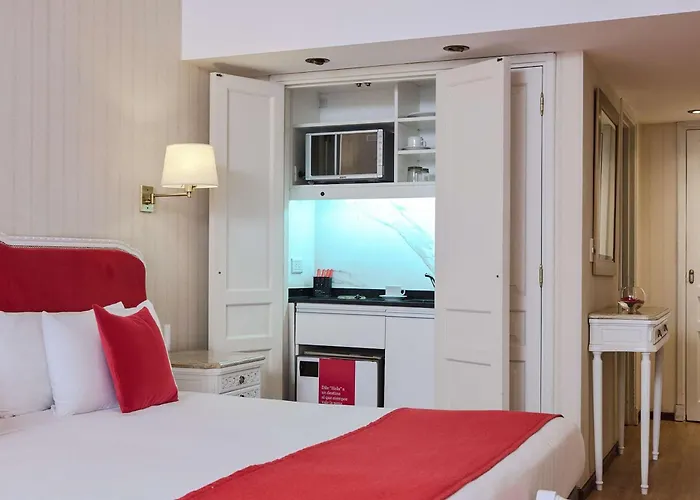 Ramada By Wyndham Buenos Aires Centro Bed & Breakfast