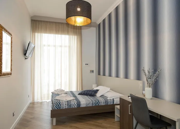 Rooms Garibaldi Naples