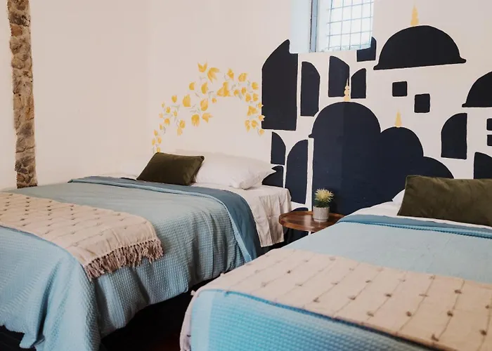 Central Hostel Philos Antigua