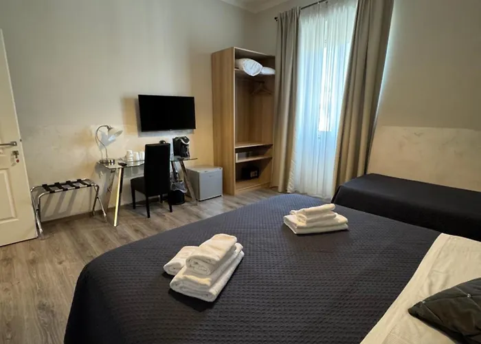 Rhs Rienzo Suites Guesthouse Rome