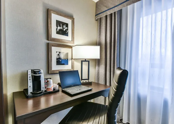 Comfort Hotel Airport North Toronto