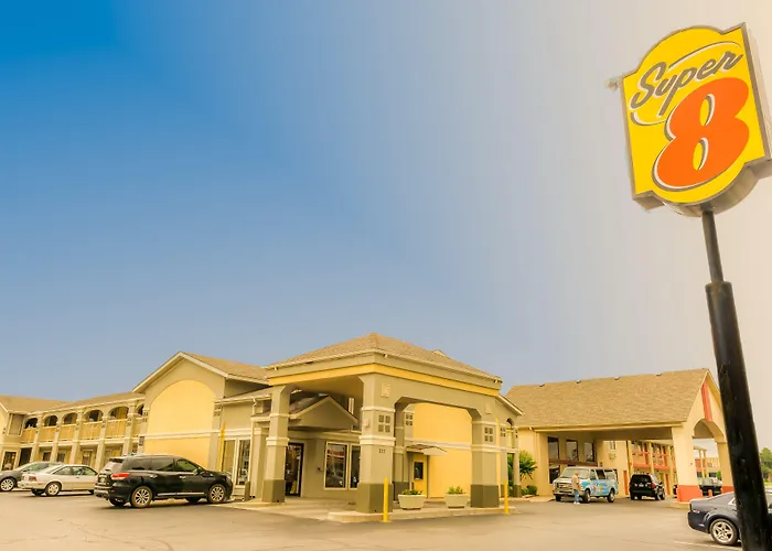 Super 8 By Wyndham Oklahoma Airport Fairgrounds West Motel