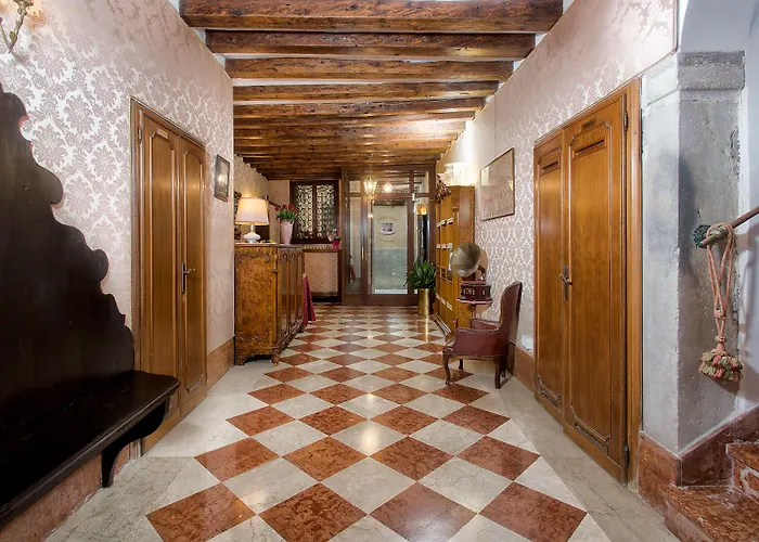 Hotel Mezzo Pozzo Venice
