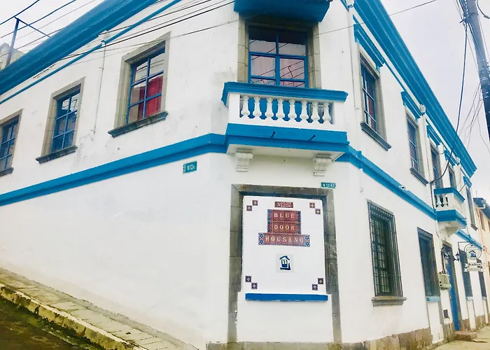 Blue Door Housing Historic Quito Hotel