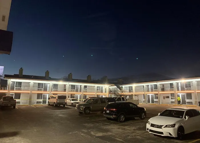 R Nite Star Hotel At Arlington Entertainment District