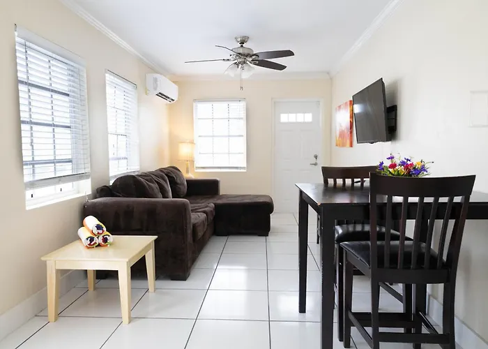 Silk Cotton Villas Nassau