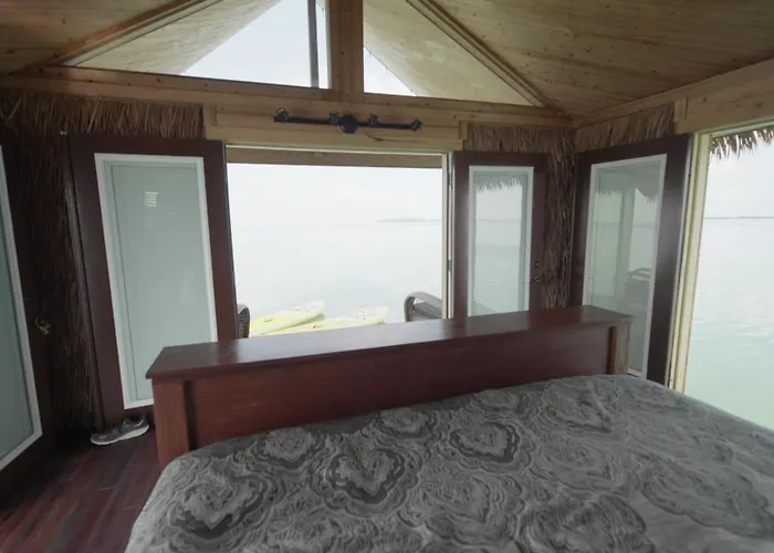 Tiki Suites Ocean Adventures-Floating Bungalows Key West