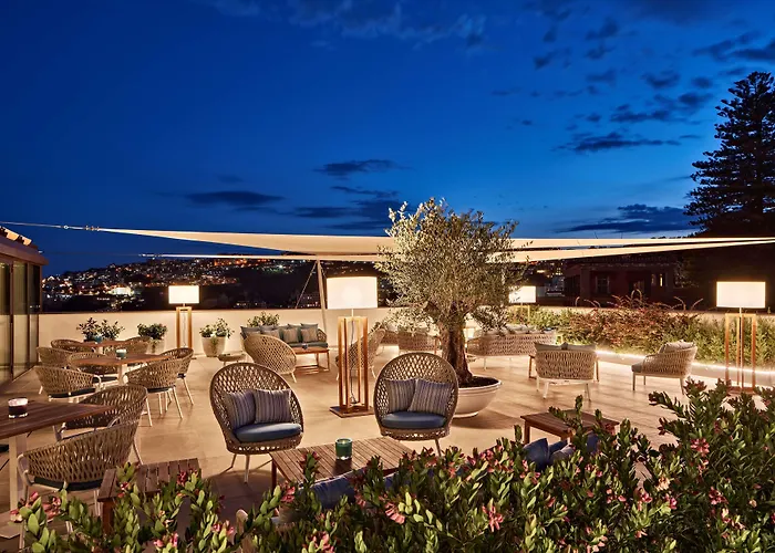 De Bonart Naples, Curio Collection By Hilton Hotel