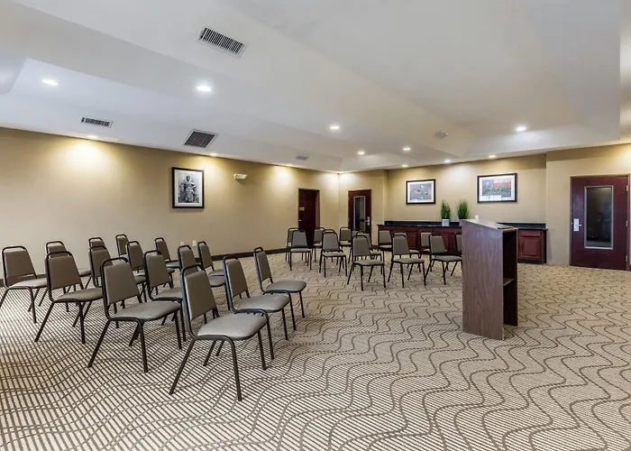 Comfort Suites Galveston Cruise Port Area - Beachside